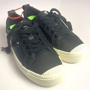 Cariuma OCA Low Black Leather Sneakers W 8 M 6.5 Skater Classic Casual Unisex